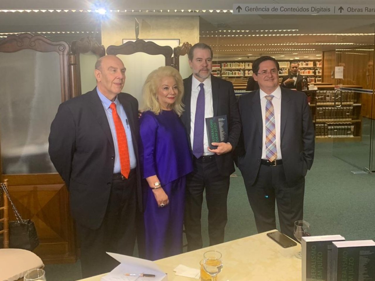 Misabel Derzi lança ‘Federalismo (s)em Juízo’