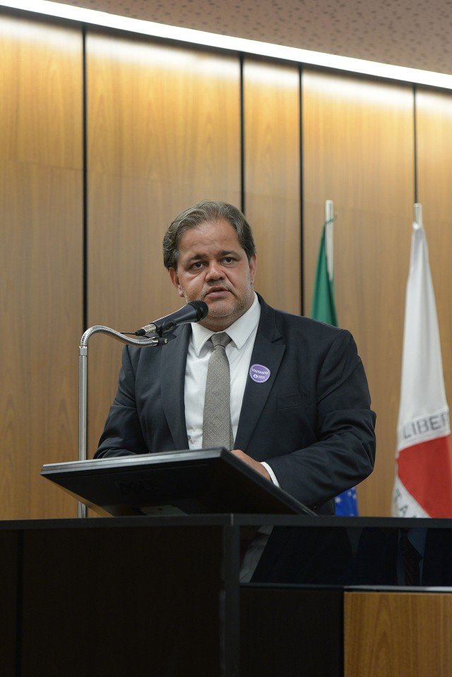 Valter Lobato debate reforma tributária em seminário na ALMG